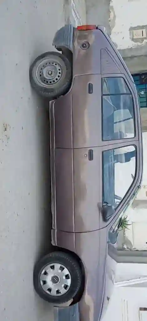 Opel Kadett Essence - Vue 2