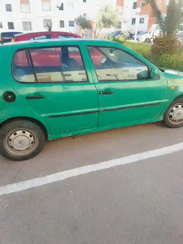 Volkswagen Polo Essence 1997 - Vue 3