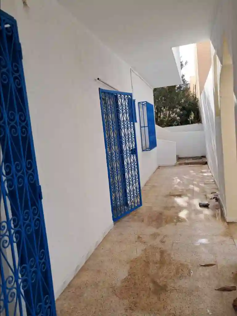 منزل وارض للبيع - Vue 4