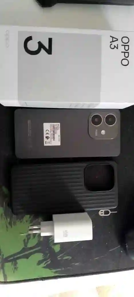 Oppo a3 128gb Snap Dragon - Vue 4