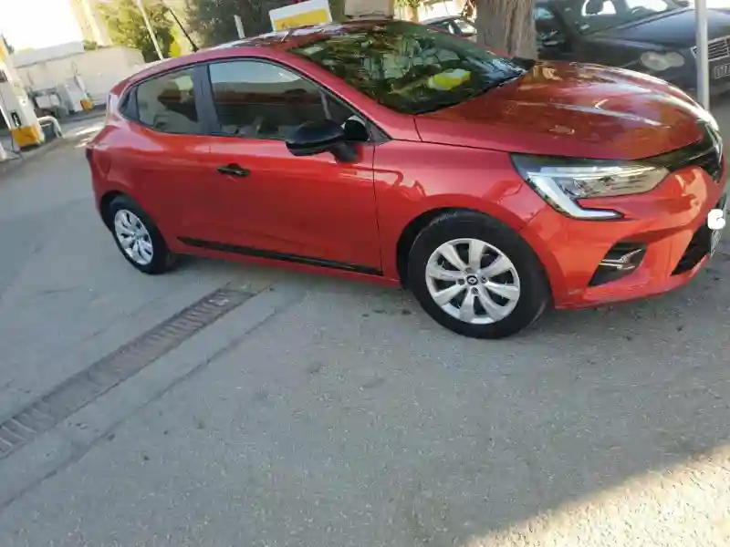 Renault Clio Essence 2023 - Vue 2