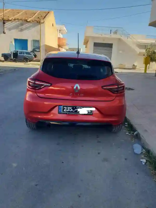 Renault Clio Essence 2023 - Vue 5