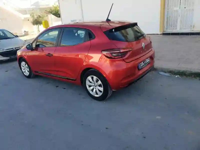 Renault Clio Essence 2023 - Vue 7