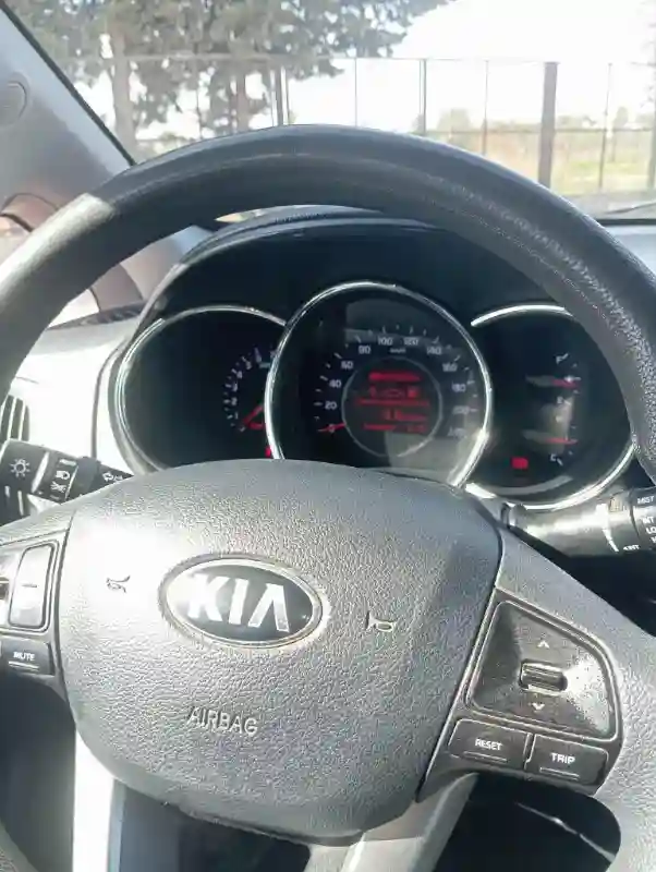 Kia RIO Essence 2015 - Vue 1