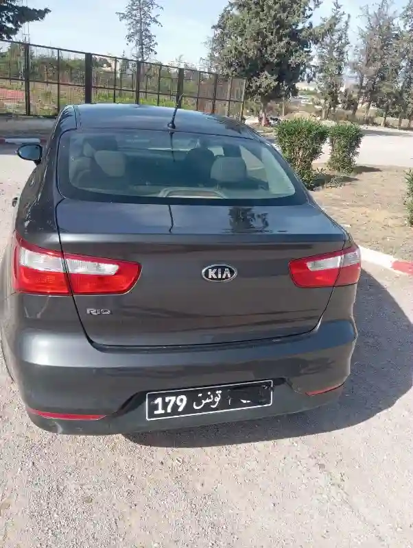 Kia RIO Essence 2015 - Vue 2