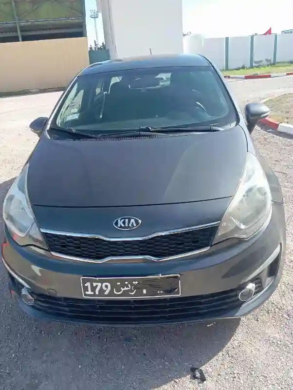 Kia RIO Essence 2015 - Vue 4