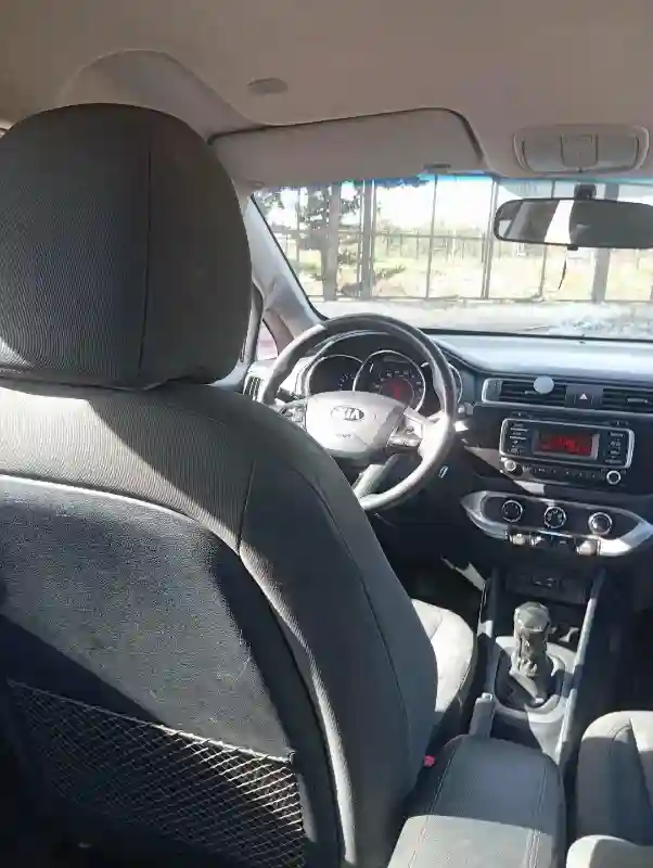 Kia RIO Essence 2015 - Vue 8