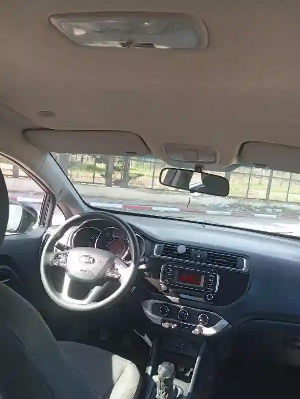 Kia RIO Essence 2015 - Vue 9