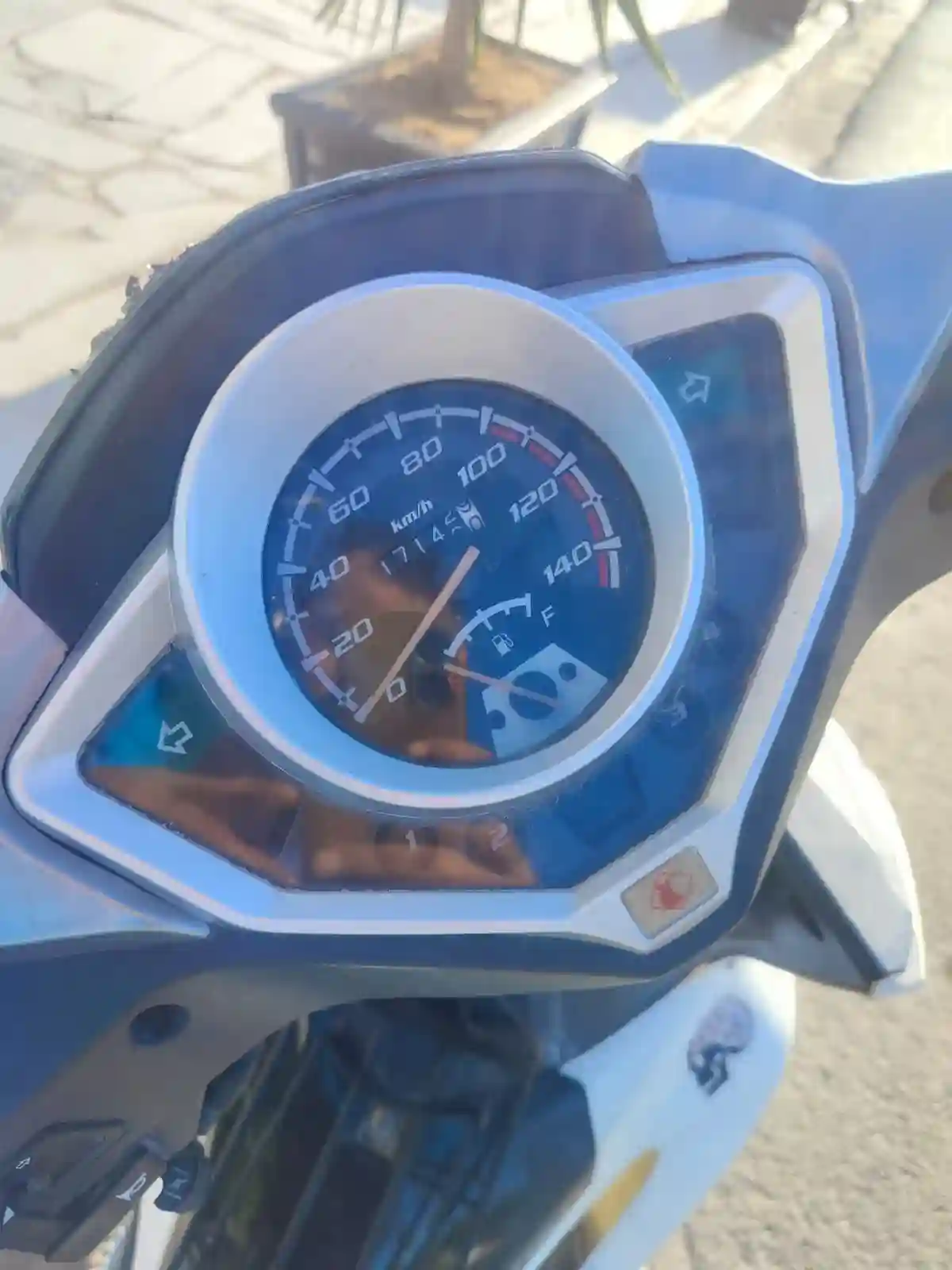 Moto Spark 110 - Vue 1