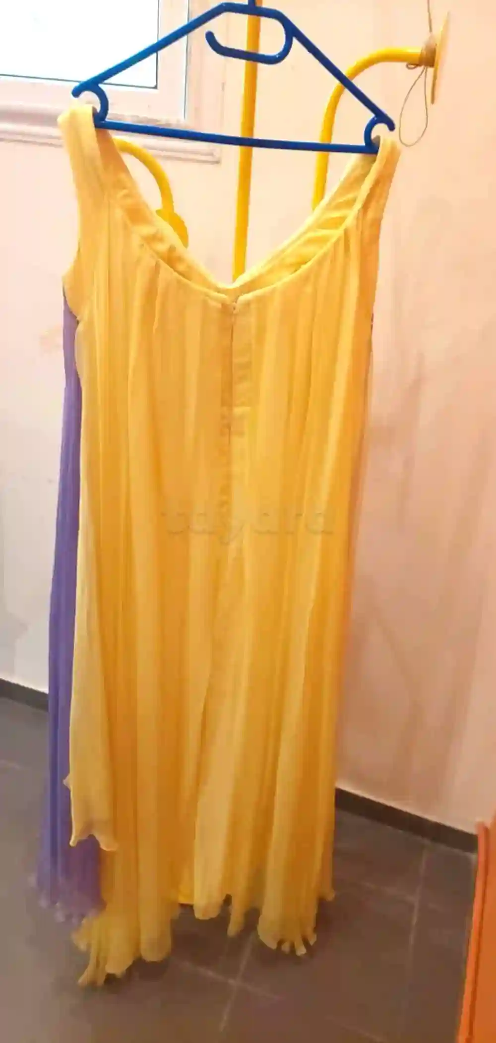 Une Belle Robe - Vue 2