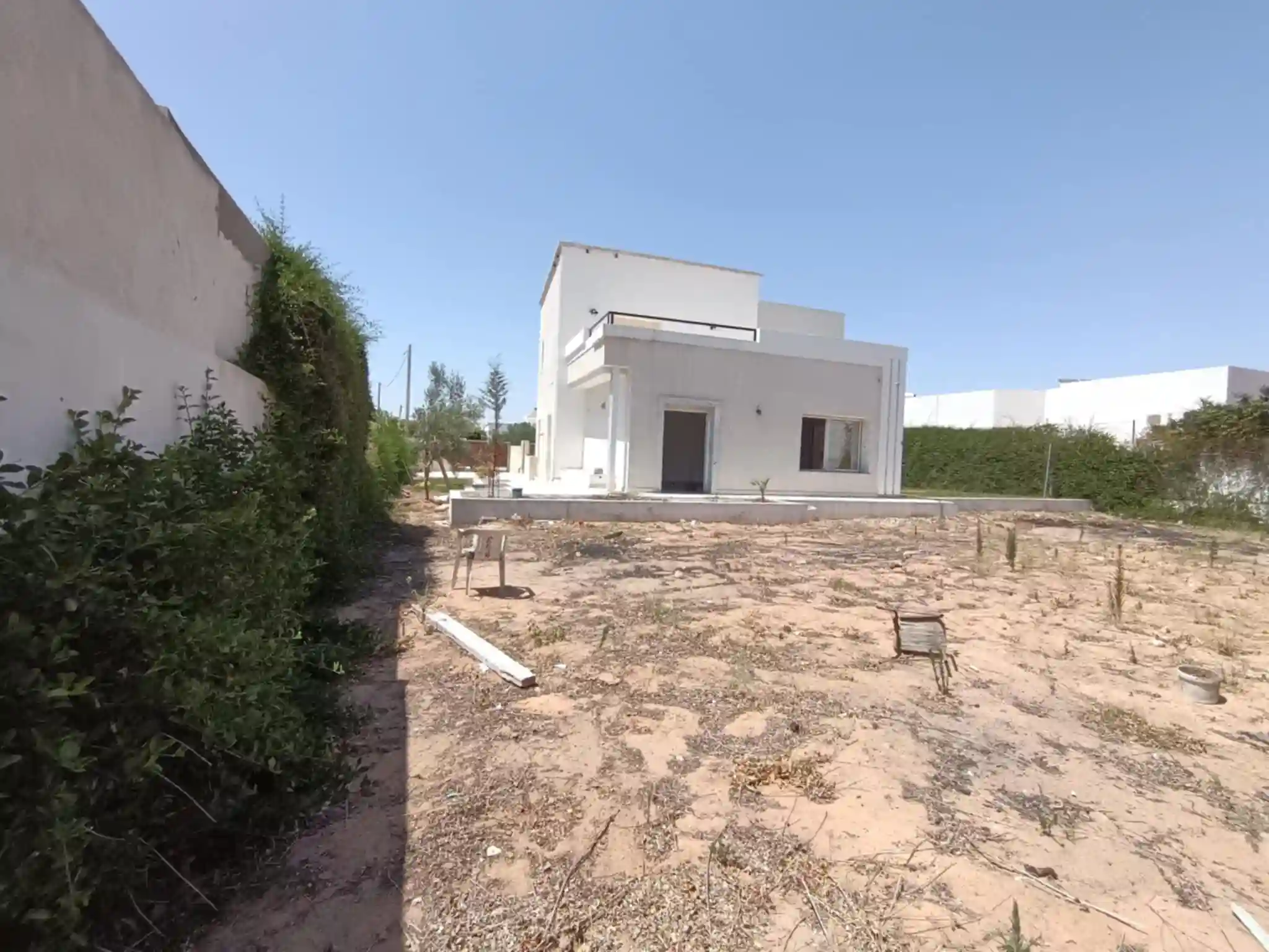 Villa Inachevée et Catcasse rte Tunis à Sfax - Vue 1