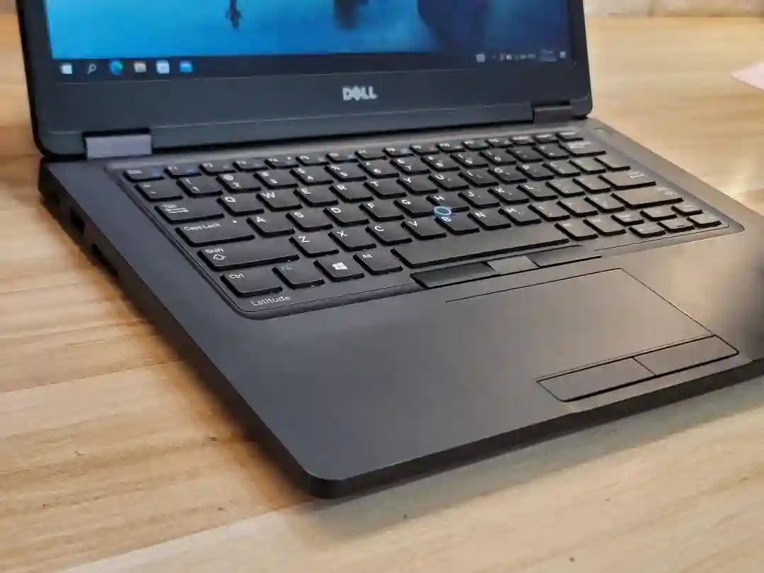 Dell Core i5 - Vue 1