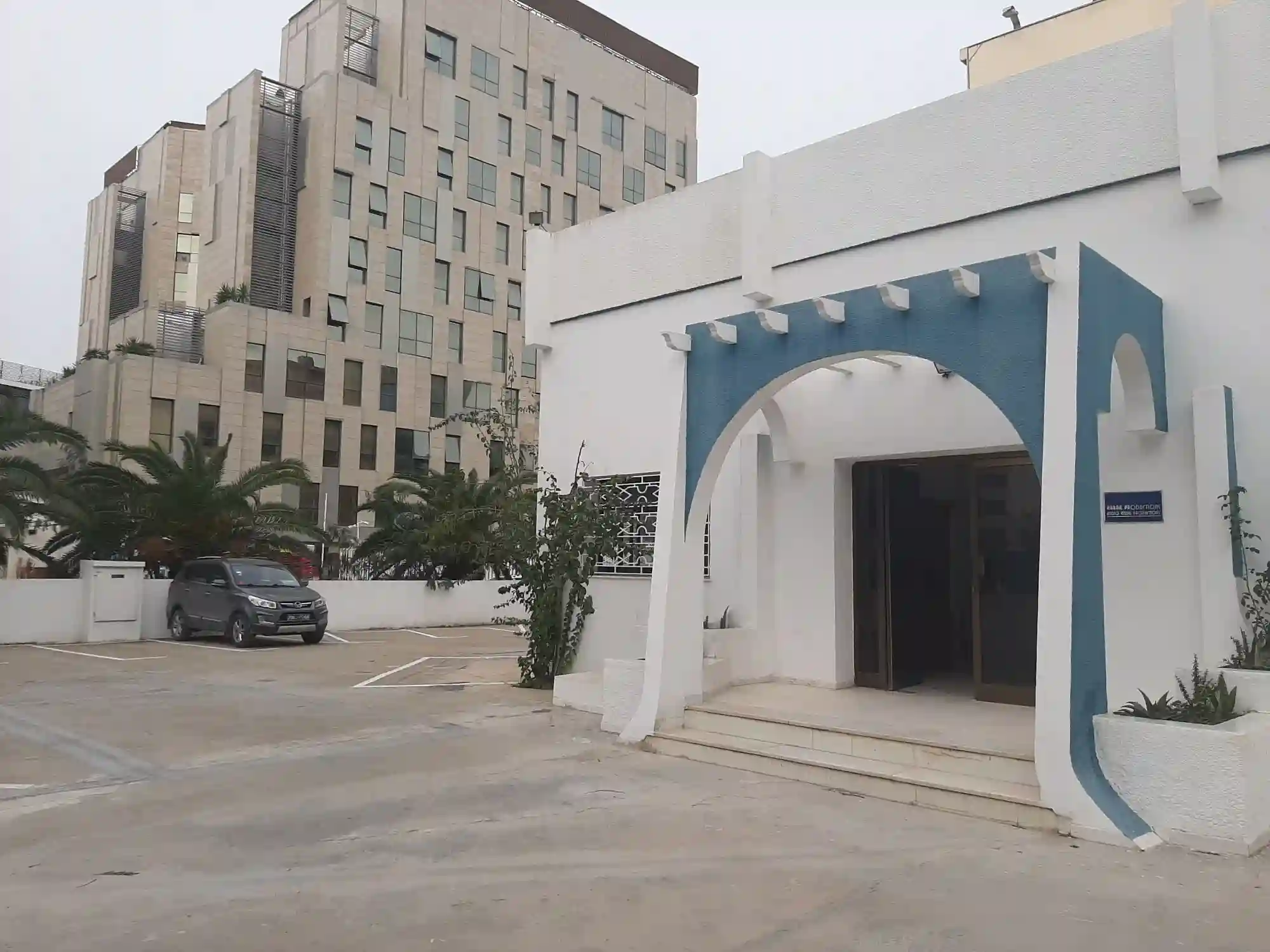 Appartement s+3 Usage Bureau au Centre Urbain Nord - Vue 1