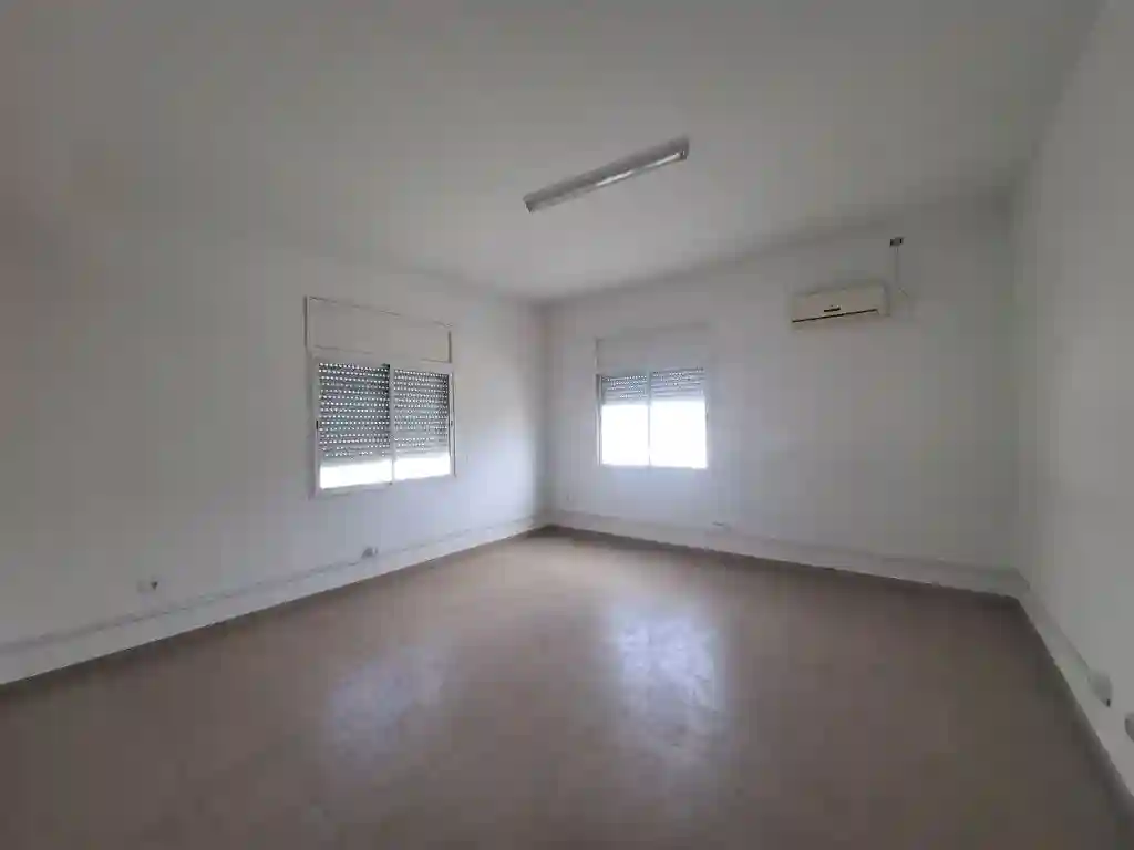 Bureau h+4 au 2ème Étage à la Zone Industrielle Mghira Emplaceme - Vue 2