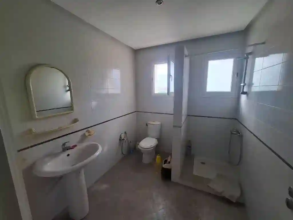 Bureau h+4 au 2ème Étage à la Zone Industrielle Mghira Emplaceme - Vue 4