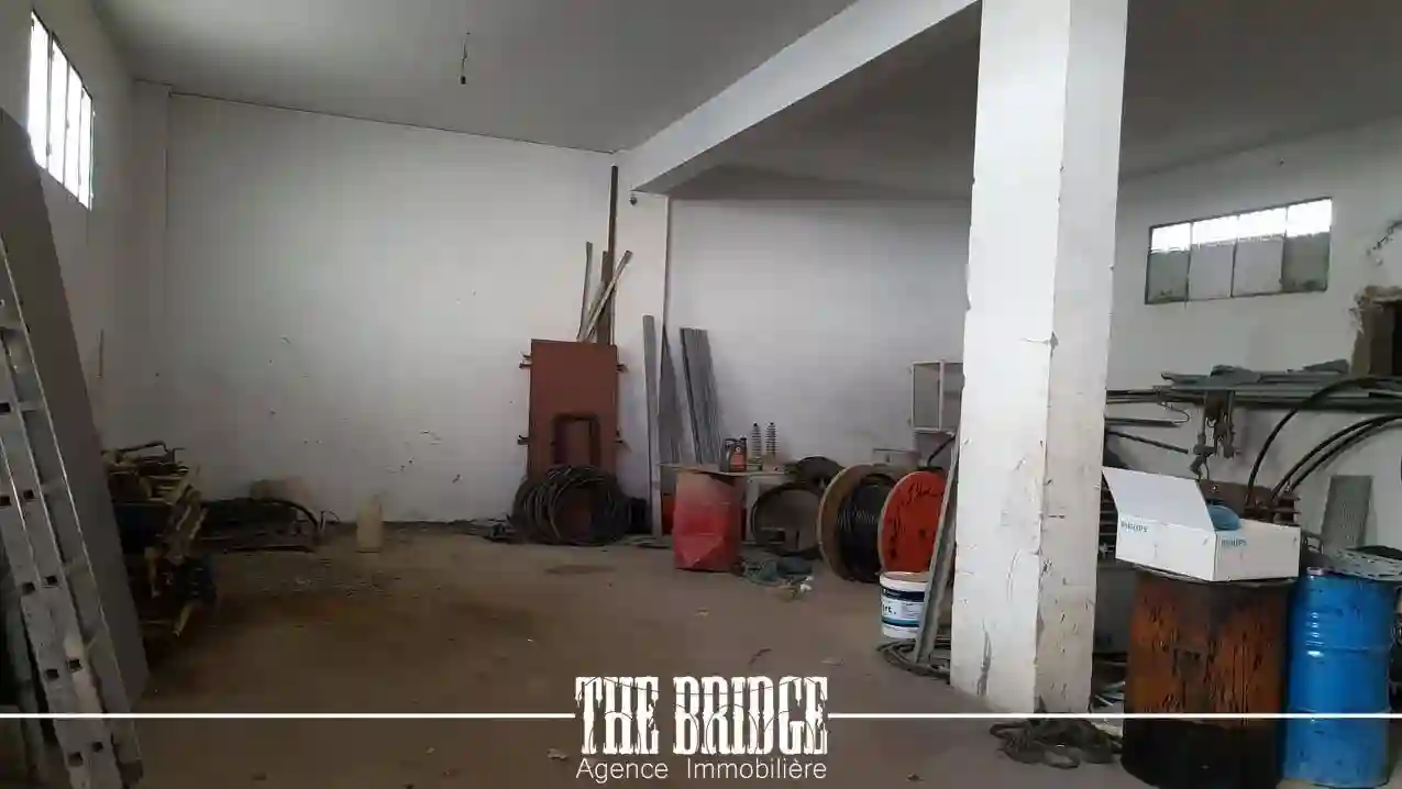 Immeuble à Usage Industrielle à Grombalia - Vue 6