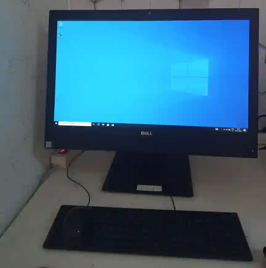 Pc Dell all in one i5 6eme à La Goulette