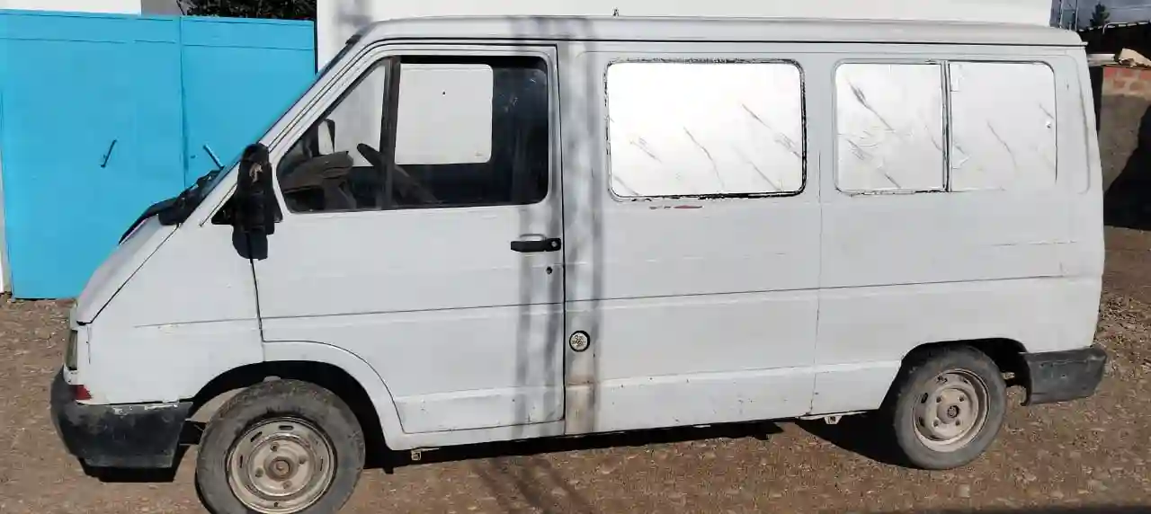 Renault Trafic à Le Bardo - Vue 1