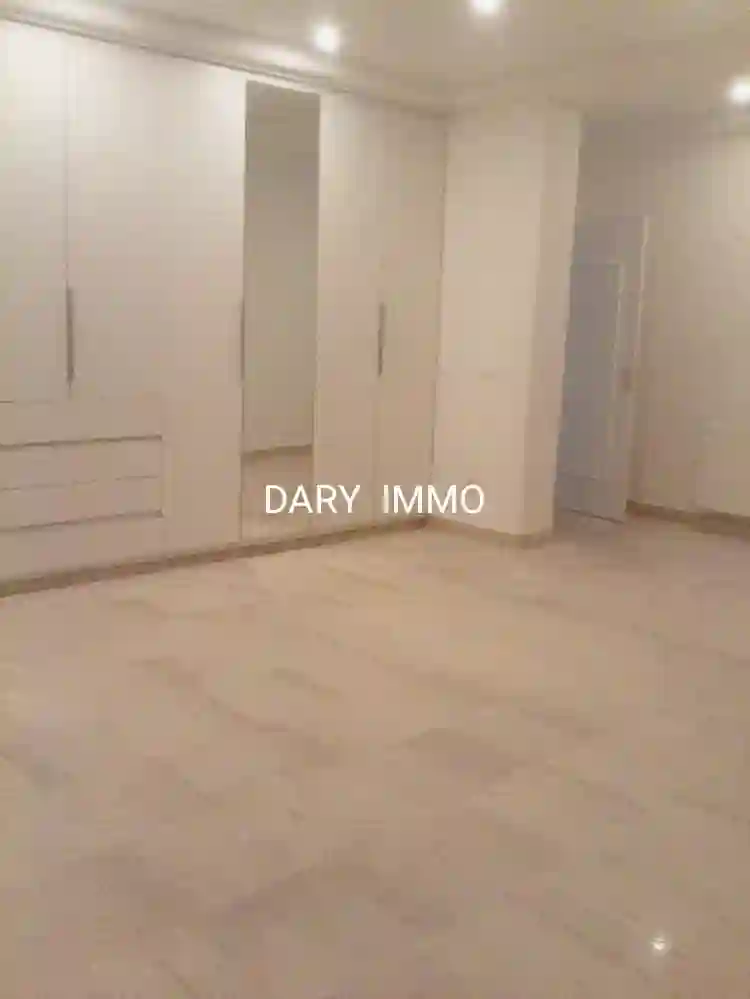 Une Villa Moderne s6 Avec Jardin à Marsa Safsaf