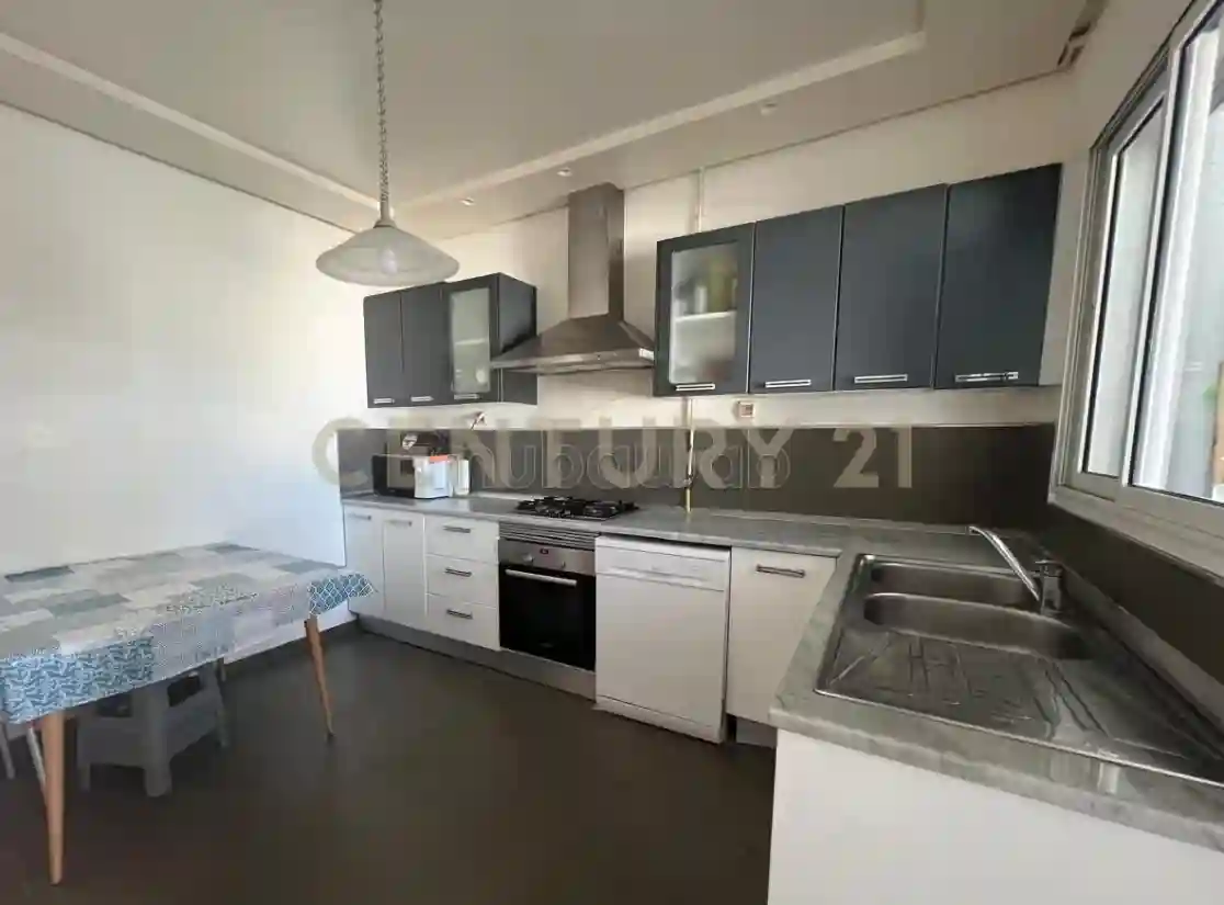A Vendre Appartement en S3 à Ennasr 1 - Vue 2