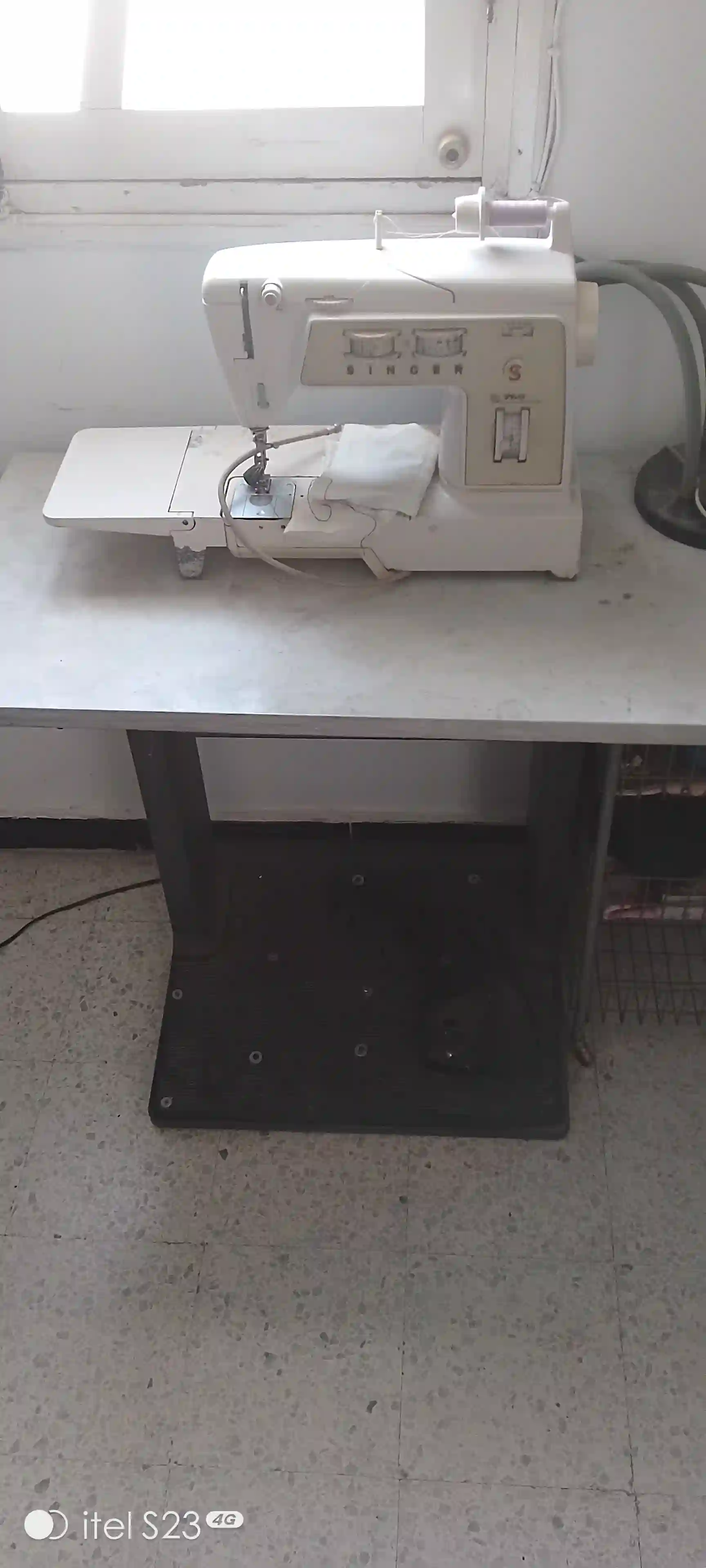 Machine à Coudre Singer à Le Bardo