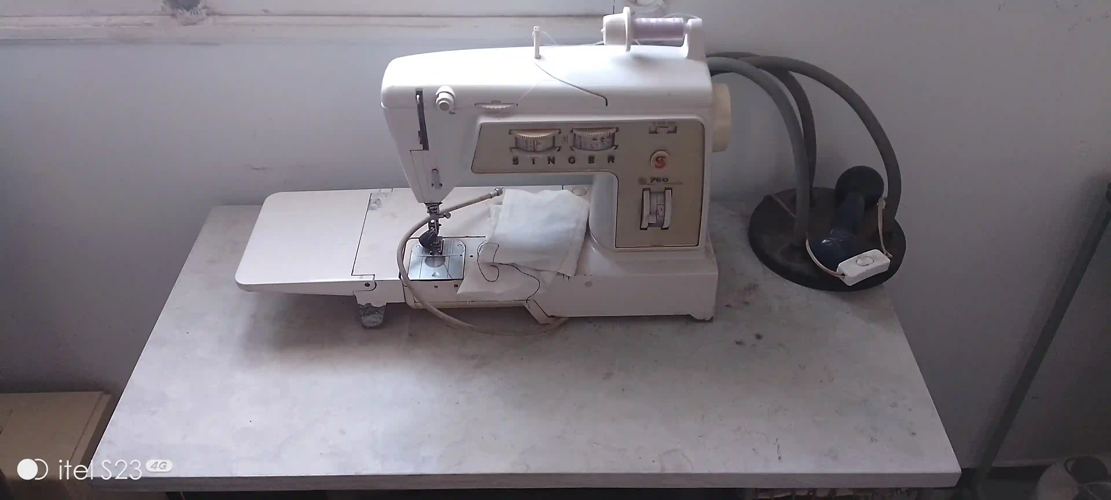 Machine à Coudre Singer à Le Bardo - Vue 1