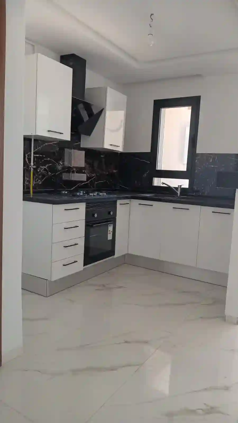 S Plus 2 Très Lumineux Jamais Habité à L'aouina à Ain Zaghouan