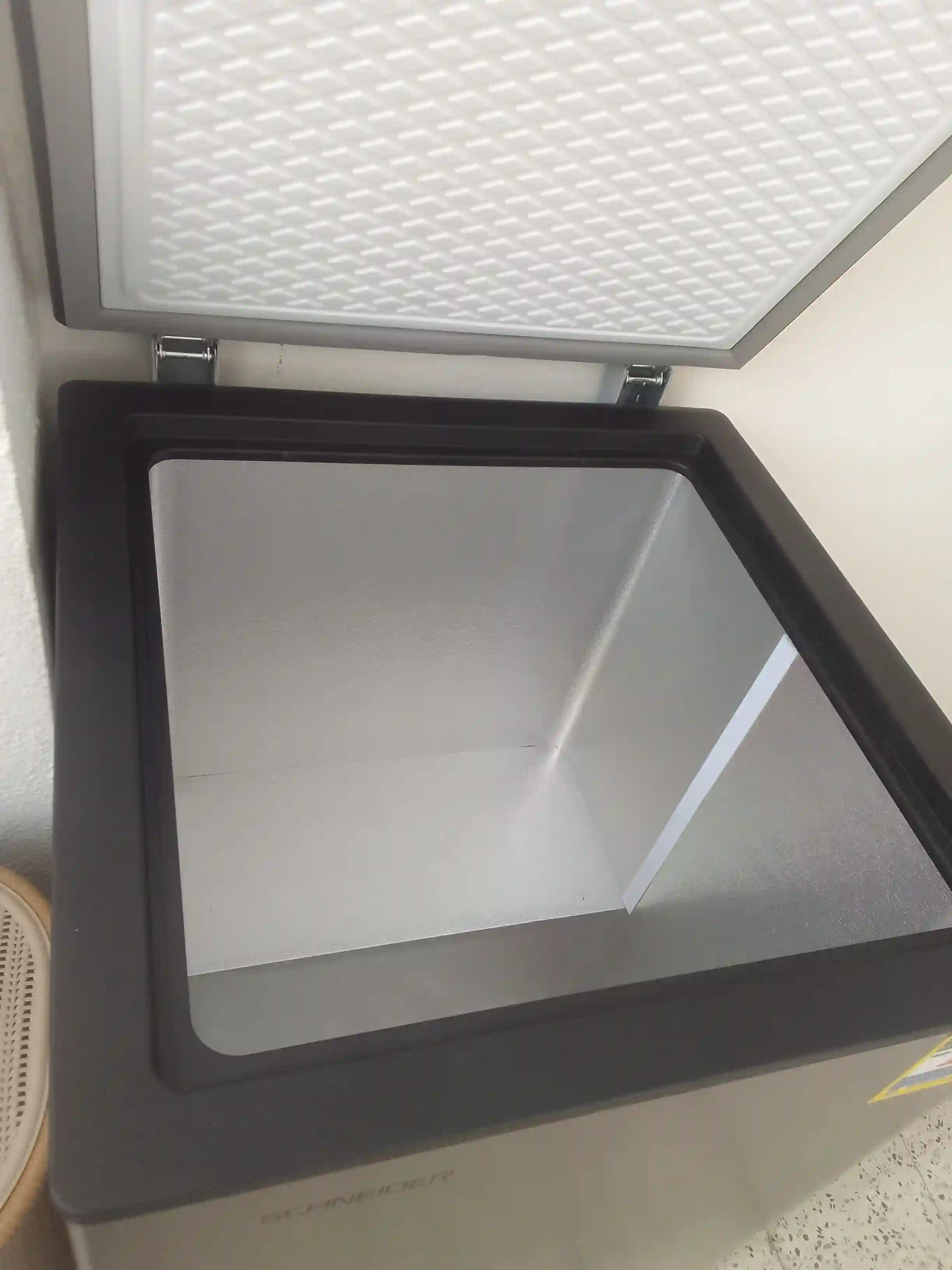 Congélateur Schneider 190litres à Cite El Khadra