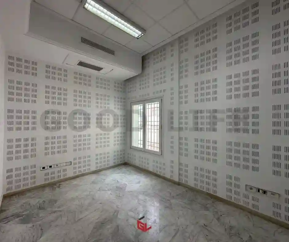 Bureau h3 au Centre Urbain Nord à Zone Urbaine Nord - Vue 1