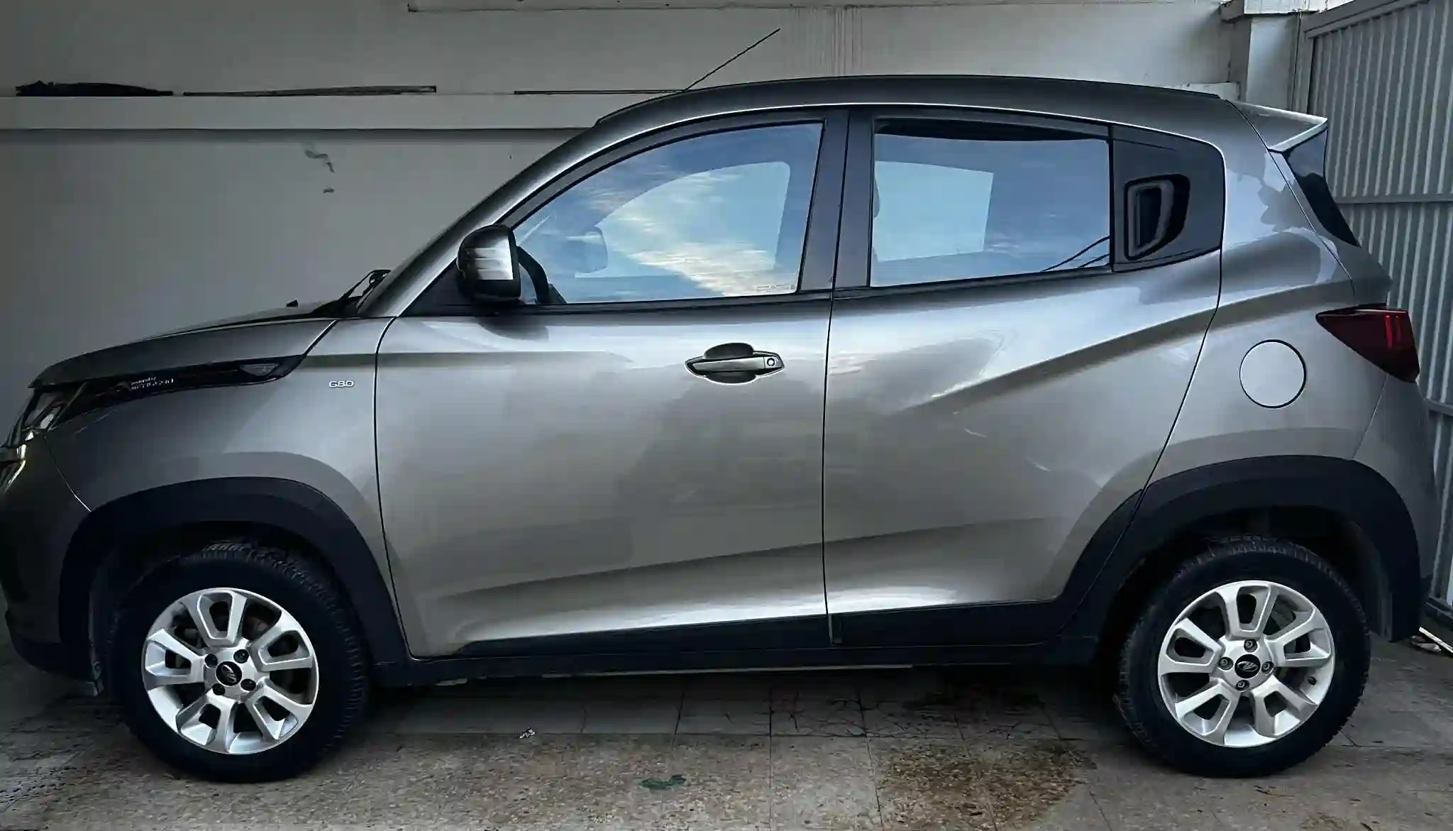 Mahindra KUV 100 K6+ - Vue 5