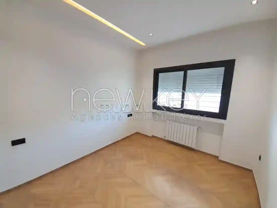 Appartement S1 à Louer à La Soukra - Vue 1