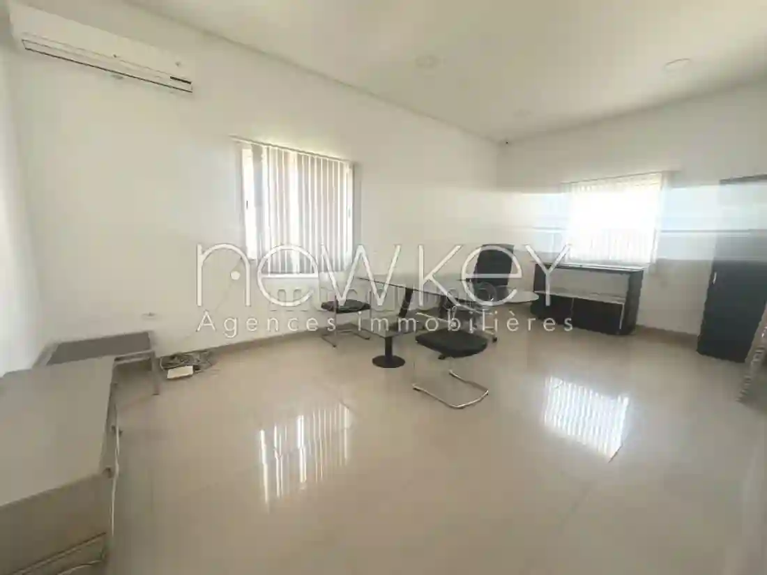 Bureau à Louer à L'aouina - Vue 1