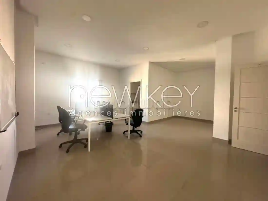 Bureau à Louer à L'aouina - Vue 2