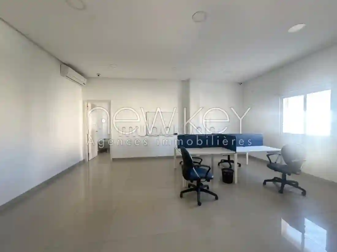 Bureau à Louer à L'aouina - Vue 3