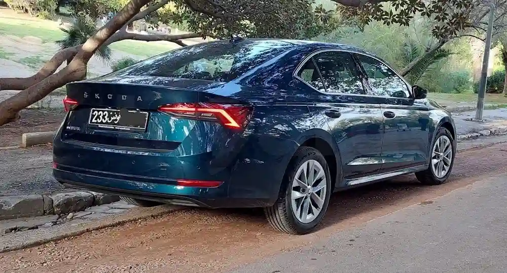 Skoda Octavia 1ere Main à El Menzah 8 - Vue 2