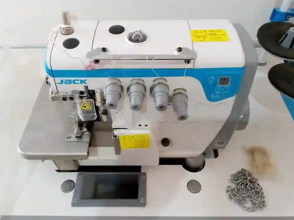 ماكينة خياطة جديدة للبيع