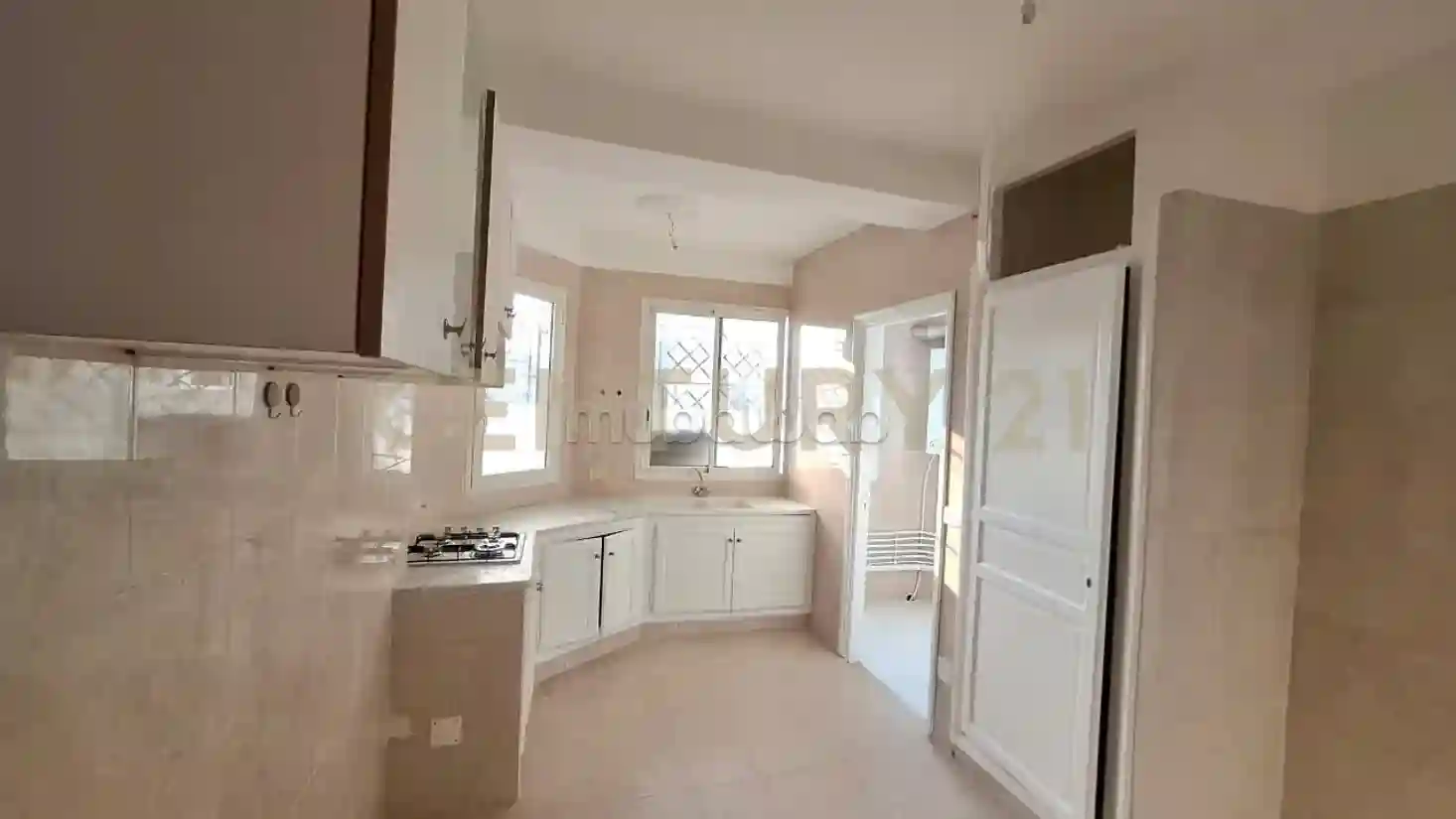 A Louer Appartement en S3 à Ennasr 2 - Vue 3