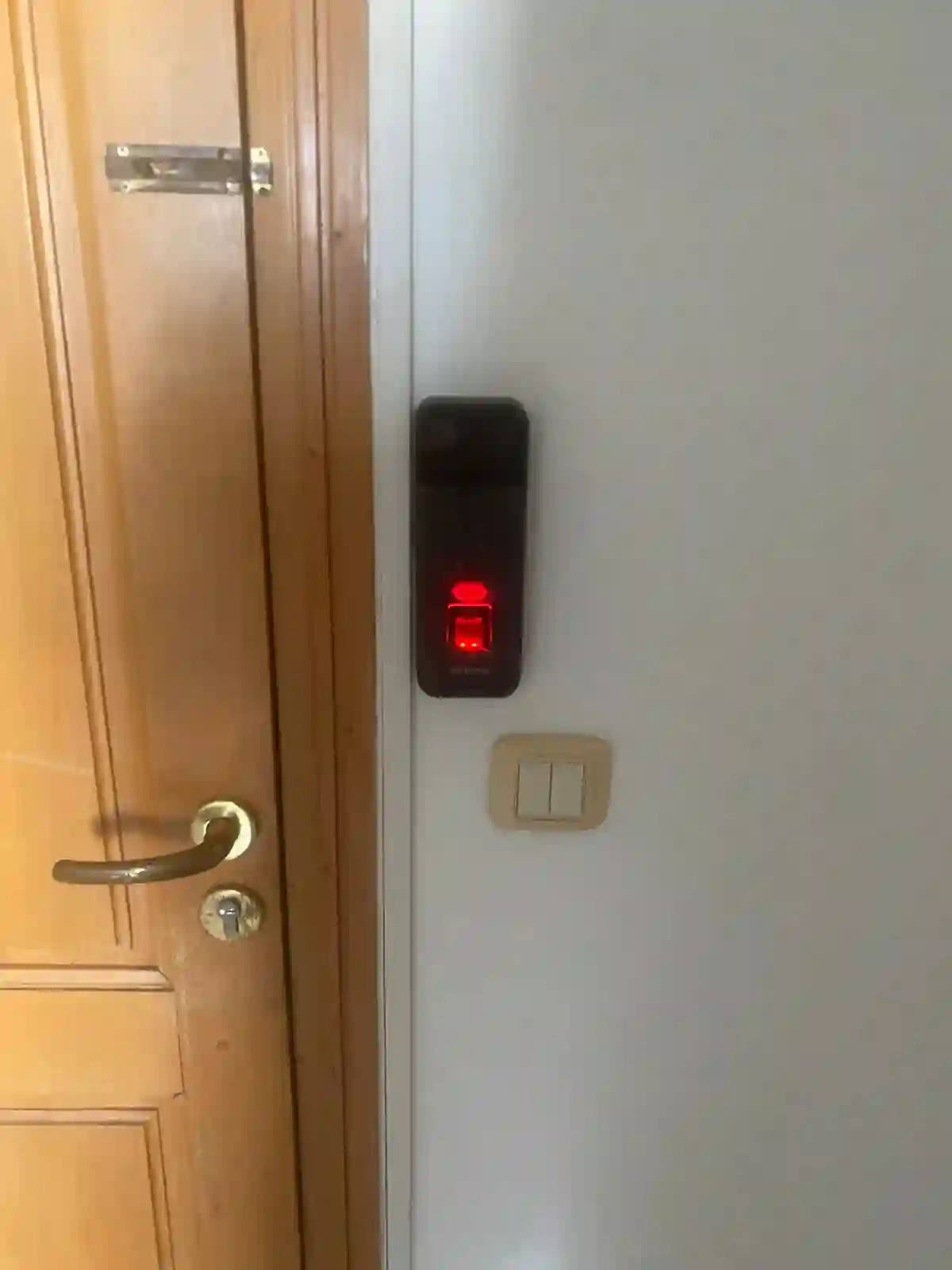 Contrôle d Accès Hikvision et Alarme Ajax à Ariana Ville