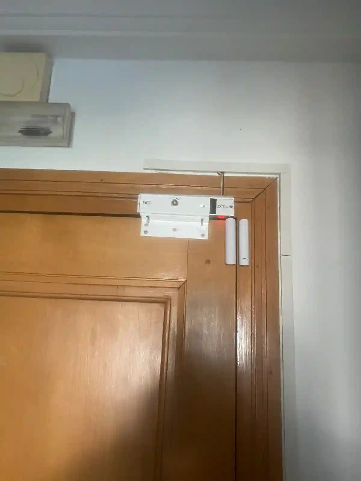 Contrôle d Accès Hikvision et Alarme Ajax à Ariana Ville - Vue 1