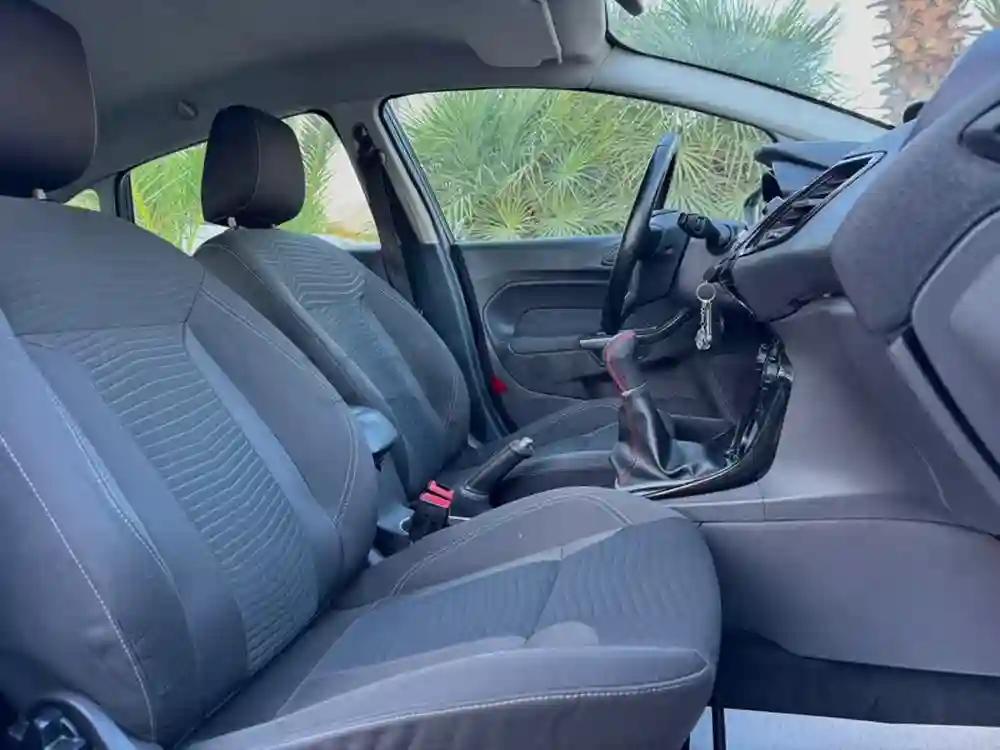 Ford Fiesta Titanium - Vue 3