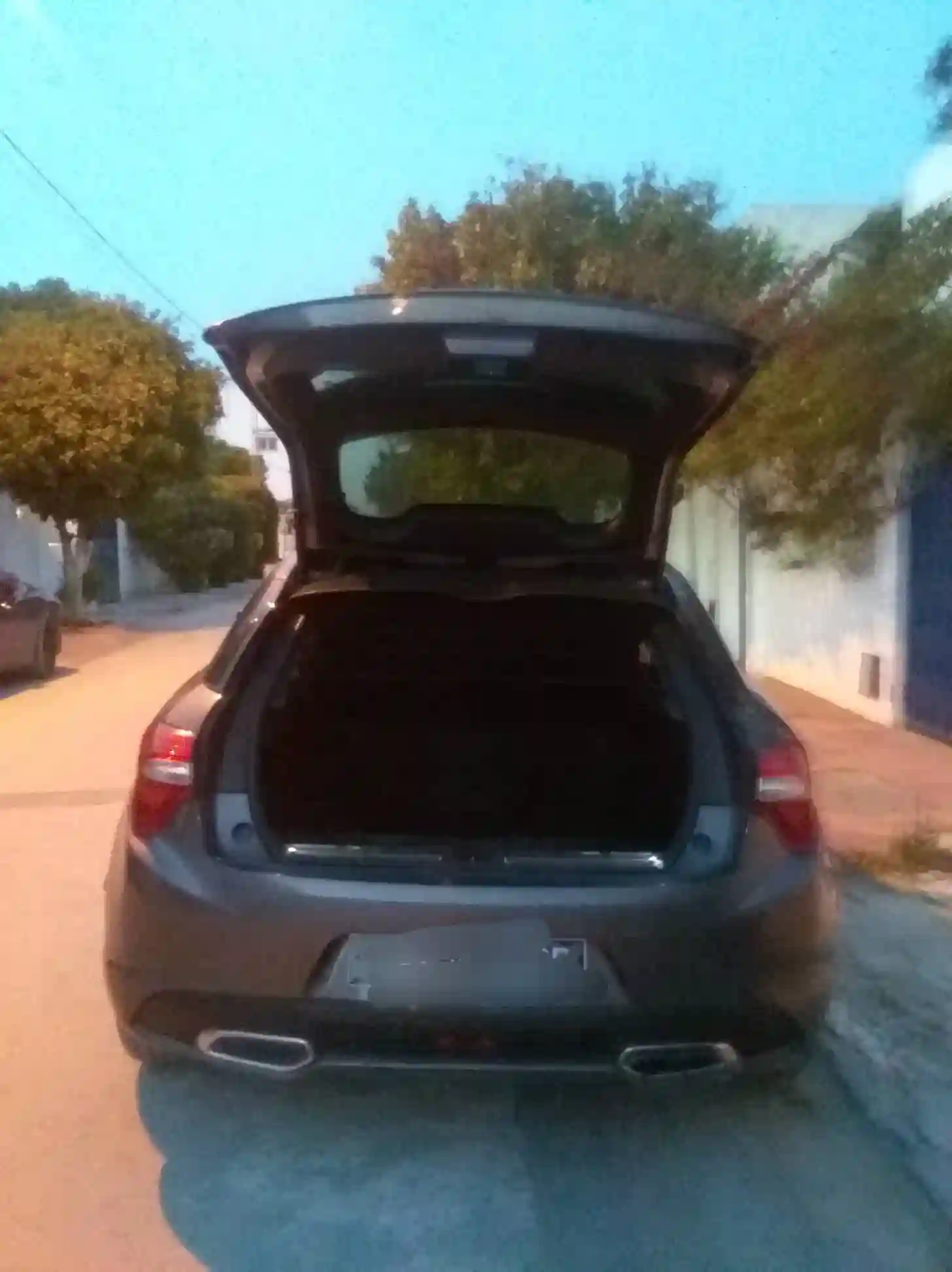 Ds 5 Bien Entretenu à Aeroport Tunis Carthage - Vue 1