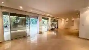 Une Villa de 751m2 Terrain et 450m2 à El Menzah 7 - Vue 2