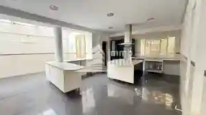 Une Villa de 751m2 Terrain et 450m2 à El Menzah 7 - Vue 4