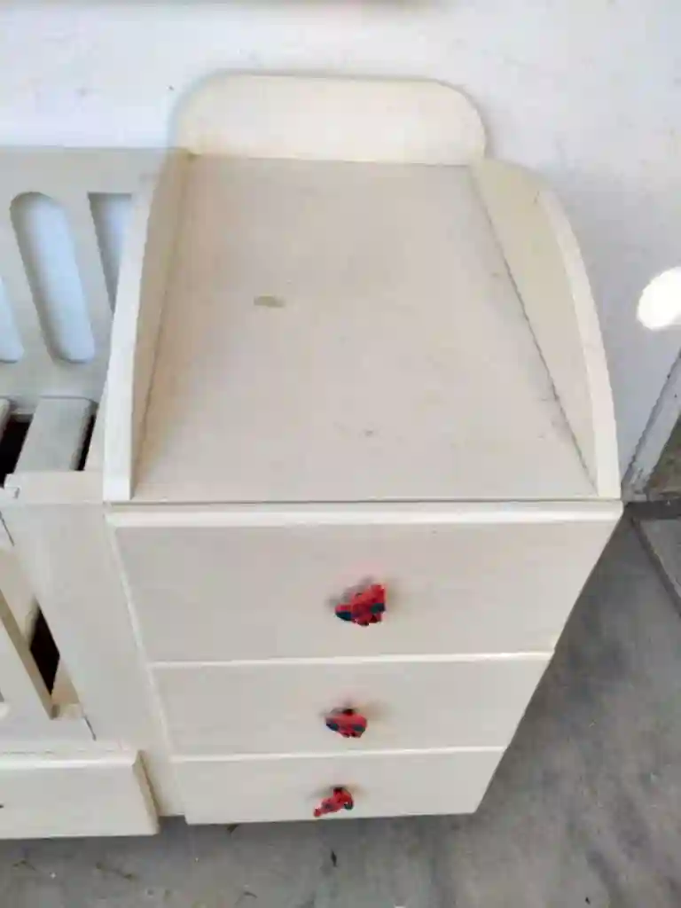 Lit Bébé en Bois Massif - Vue 2