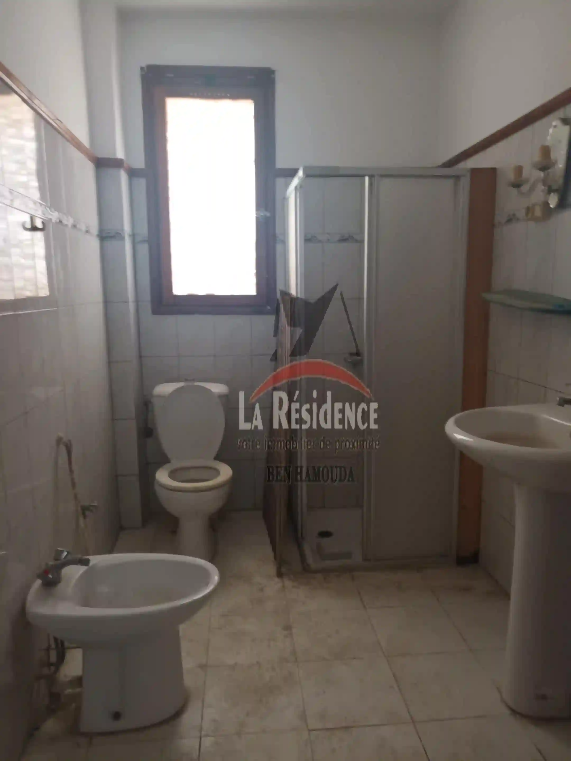 Deux Maisons sur la Route Principale à Bizerte à Bizerte - Vue 1