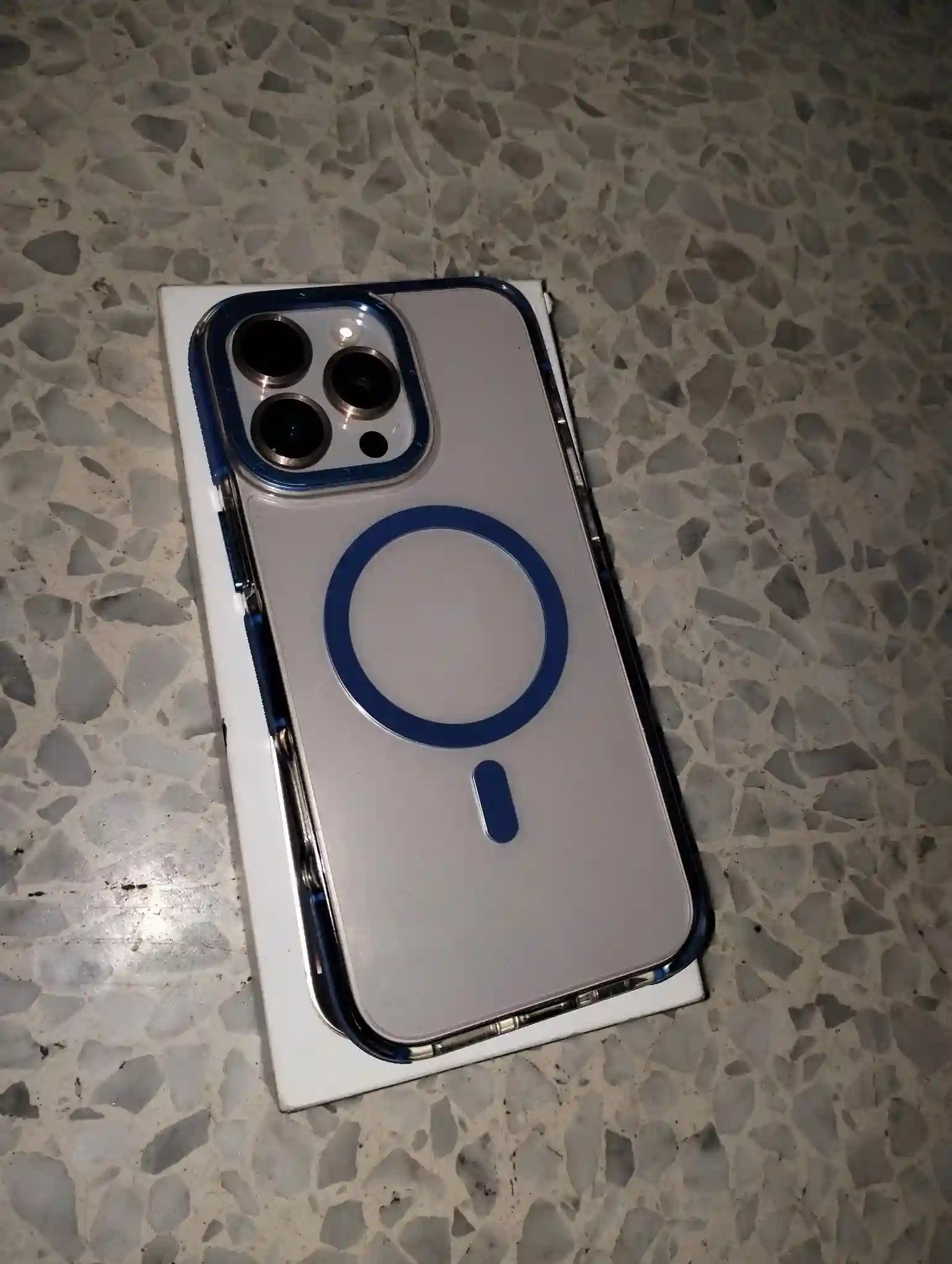 Iphone 16 pro max à Sakiet Ezzit - Vue 1