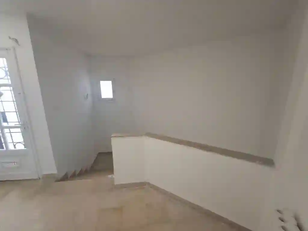 À Louer – Duplex Professionnel Bureaux – Route Principale Mouro - Vue 3