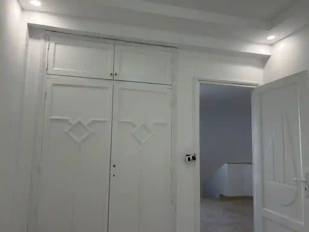 À Louer – Duplex Professionnel Bureaux – Route Principale Mouro - Vue 5