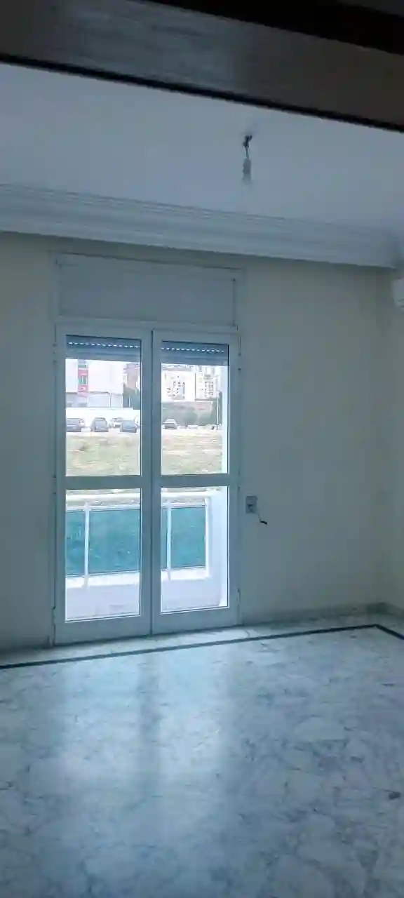 S2 tt Confort 1200 dt par Mois à Cite Ennasr 2 - Vue 1