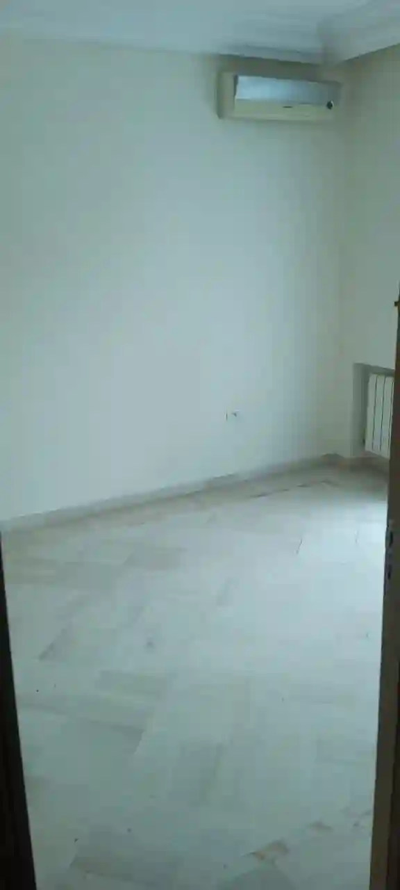 S2 tt Confort 1200 dt par Mois à Cite Ennasr 2 - Vue 3